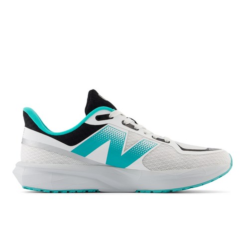 뉴발란스 플래시 런닝화 밑창 사진, 유연한 아웃솔 디자인