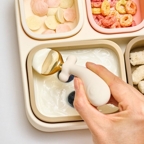 아띠래빗 유아용 쏙쏙 모듈형 실리콘 흡착 식판 후기 분석 - 밀폐 뚜껑 결합 모습