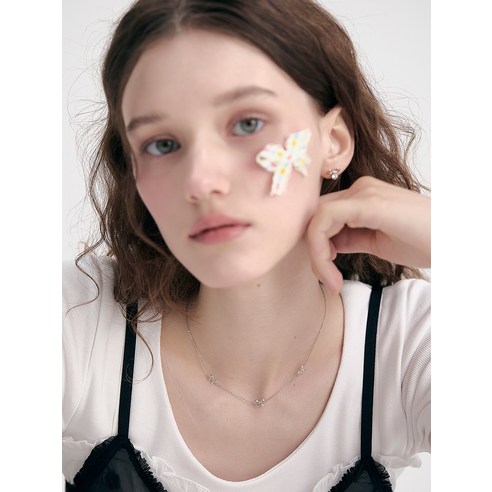 로즈몽 실버 리본 목걸이, 당신의 아름다움을 완성하는 찬란한 선택