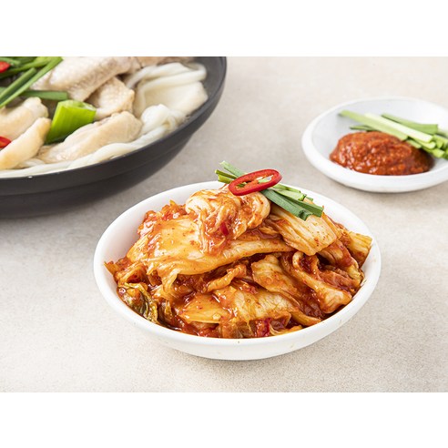 집에서도 즐기는 쫄깃하고 시원한 김치 칼국수