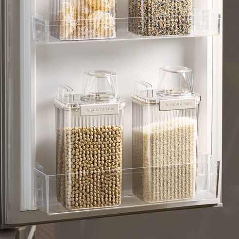 달팽이리빙 퀴진드마망 밀폐 잡곡통 1800ml 후기 분석 - 주방 선반 정리 모습