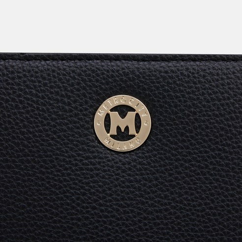 메트로시티 숄더백 미듐 M243MO1053Z 후기 분석 - 후면 포켓 디자인