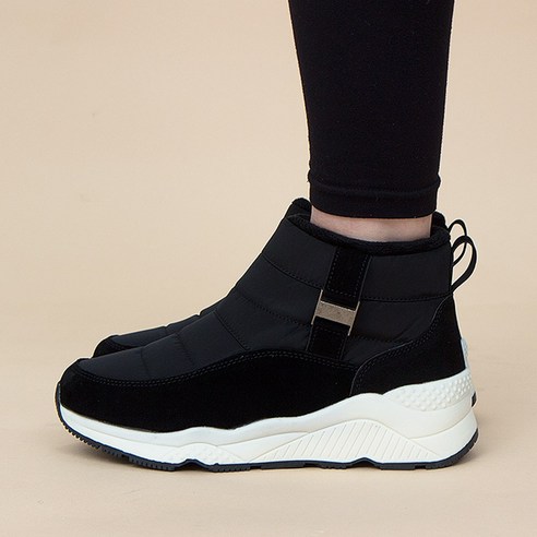 여성 겨울 패딩 부츠 F9AA는 스타일과 따뜻함을 동시에 제공합니다.