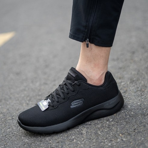 스케쳐스 남성 라이프스타일 위드 에어쿨 메모리폼 운동화 58362 후기 분석 - 제품 로고 및 마무리