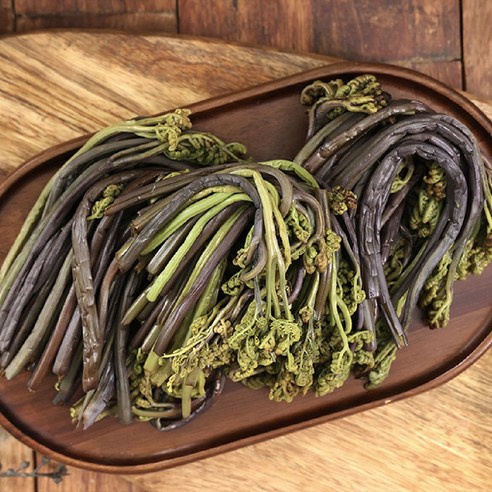 오늘 저녁은 뭘 먹지 냉장고 앞 고민 종결자 손질 생 고사리