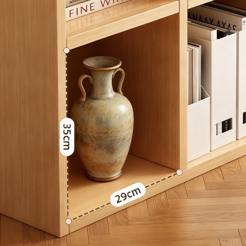 책장 앞 작은 공간, 나만의 갤러리로 변신시키세요!