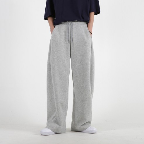 스타일과 편안함, 그리고 가성비까지 모두 갖춘 오버나인 와이드 트레이닝 팬츠!