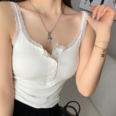 옷장 속 숨겨진 불편함, 이제 끝낼 시간 레이스캡나시