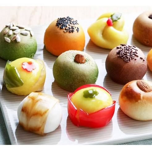 정성이 담긴 아름다운 맛, 롯데 보네스뻬 사계 화과자로 명절의 품격을 더하세요.