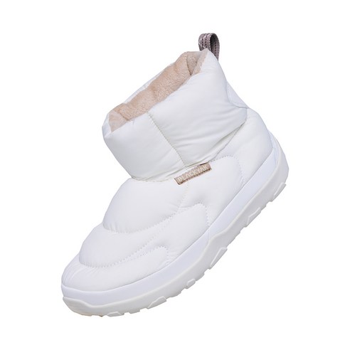 혹한에도 끄떡없는 따스함, 블랙야크 뉴캠퍼 부츠와 함께 따뜻한 겨울을!