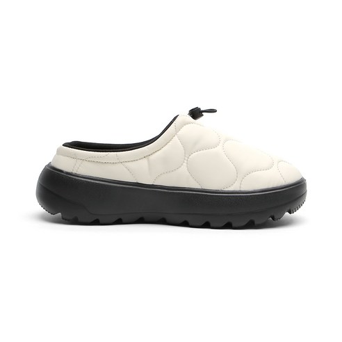 따뜻함과 스타일을 모두 갖춘 페이퍼플레인 PP1610, 당신의 겨울 발걸음을 책임집니다.