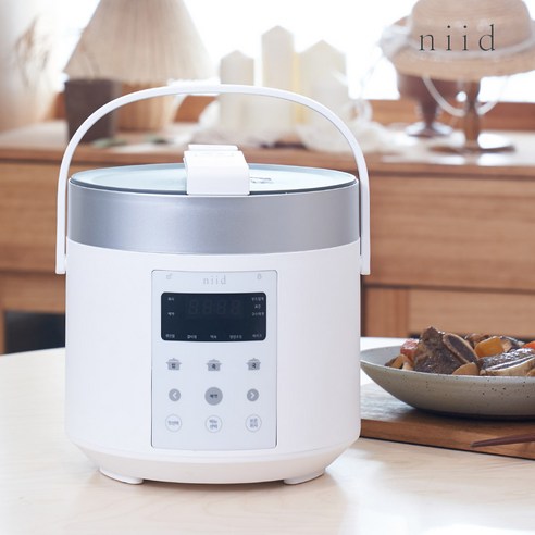 합리적인 가격과 다재다능한 기능으로 1인 가구와 신혼부부의 식탁을 풍성하게 채워주는 니드 미니 전기 압력밥솥 NIID5!