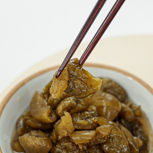 입맛 없을 때 밥맛을 살려주는 새콤달콤 아삭한 매실장아찌