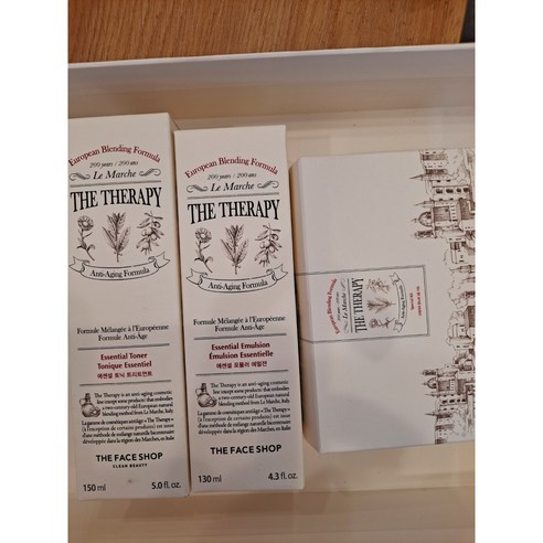더페이스샵 더테라피 2종 (사진처럼 발송되요 에센셜 토닉 트리트면트150ml+포뮬러 에멀젼130ml/ 증정)토닉트리트먼트32ml+포뮬러에멀젼32ml+로얄메이드오일블렌딩크림10ml 이미지 3
