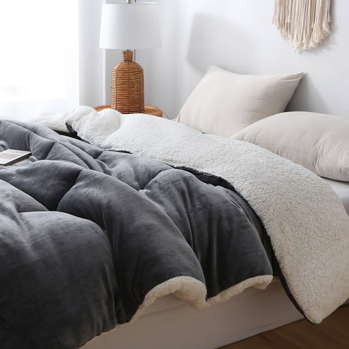 최고의 보온성과 포근함을 제공하는 디오프 양털 극세사 차렵이불