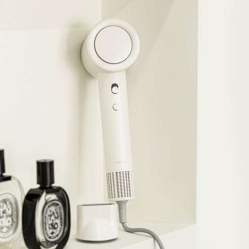 르엘라 BLDC 미용실 헤어 드라이기 후기 분석 - 실제 사용 모습