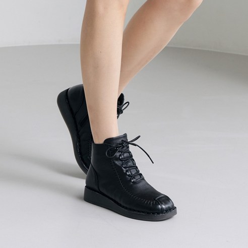 슈리오 여성 소가죽 발목 지퍼 앵클 숏 부츠 3cm 후기 분석 - 옆모습 굽 높이 확인