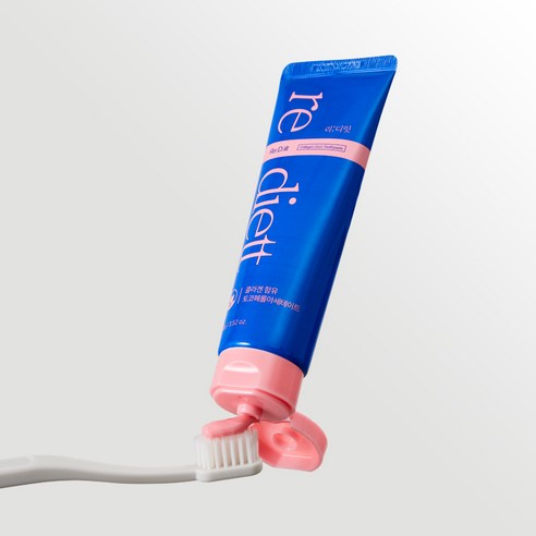 양치질 후 느껴지는 찝찝함, 이제 리디에뜨 리디잇 고체 치약으로 개운하게 해결하세요.