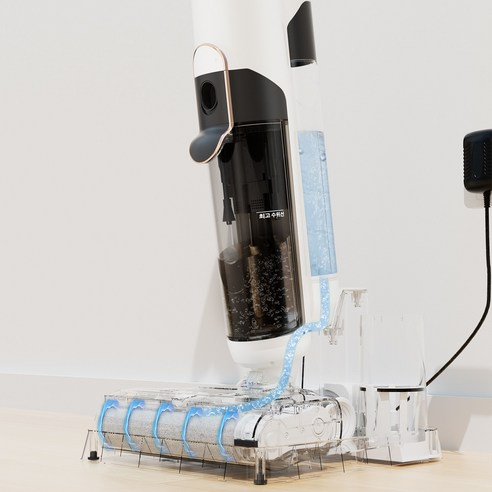 2025년 프리티케어 3in1 청소기의 자동세척 작동 모습과 오수통 이미지