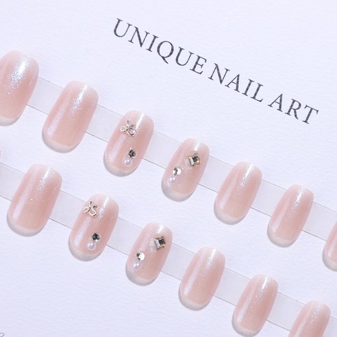 5분 만에 완성하는 완벽한 젤 네일, 씨씨네일 숏 누드 화이트 붙이는 젤 웨딩 네일팁