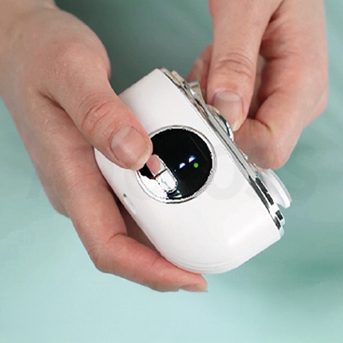 벨루아체 굿네일 무선 전동 손발톱 광택 관리기 충전식 큐티클 굳은살 제거 이미지 4