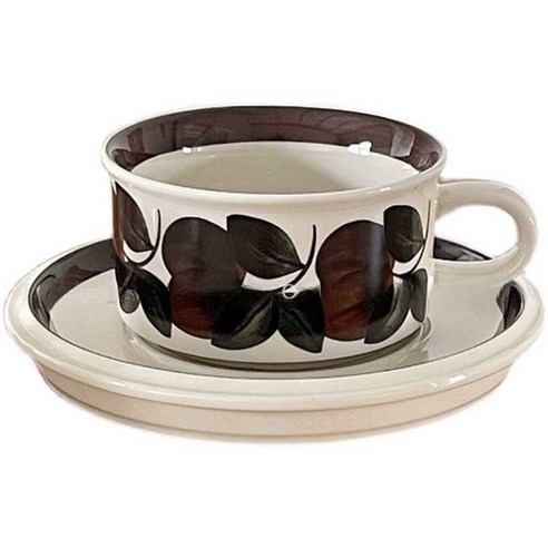 복고풍 찻잔으로 당신의 일상에 따뜻한 행복을 더하세요