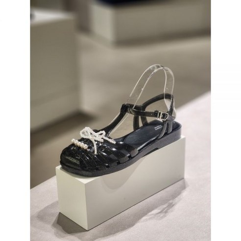 슈콤마보니 Ribbon jelly sandal