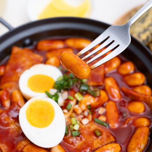 화산 폭발의 맛을 집에서 즐기는 즉석 우리밀 짱돌떡볶이