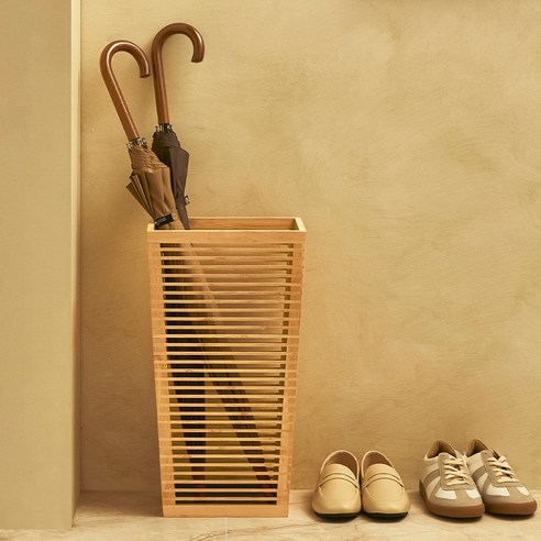 세련된 디자인과 뛰어난 실용성을 갖춘 까사미아 뉴데일 우산꽂이