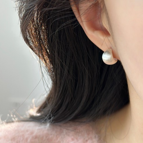 아름조이 매트 볼륨 여성 귀걸이