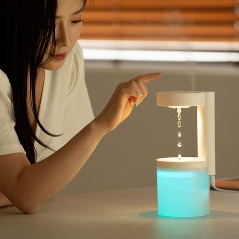 거꾸로 흐르는 물의 아름다움, 디큐브 물멍 무드등 가습기로 당신의 공간을 특별하게!