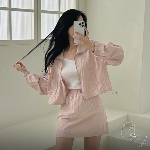 예쁨시전 [투피스] 꾸안꾸 캐주얼 바스락 크롭 바람막이 스커트 세트