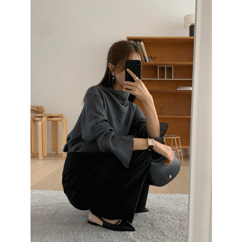 루어스룸 셀로 플리츠 하프넥 블라우스