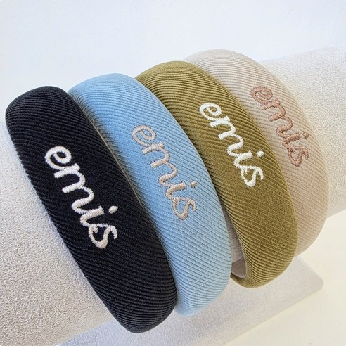 머리 눌림 걱정 없이 하루 종일 편안하게! 코듀로이 헤어밴드의 놀라운 변신