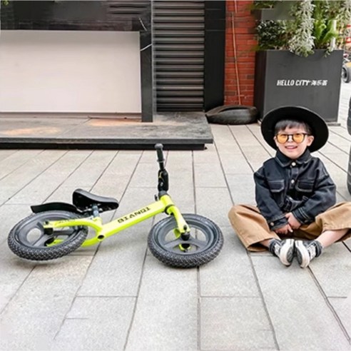 아이가 넘어질까 조마조마했던 순간들 이제 안녕