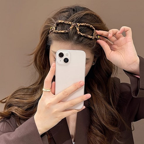 엉킨 머리 스트레스 끝, 레오파드 헤어밴드로 완성하는 나만의 스타일