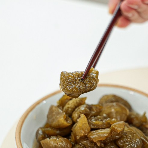 입맛 없을 때 밥맛을 살려주는 새콤달콤 아삭한 매실장아찌