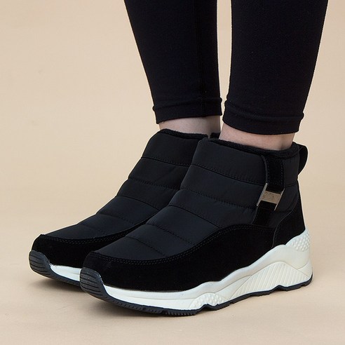 여성 겨울 패딩 부츠 F9AA는 스타일과 따뜻함을 동시에 제공합니다.