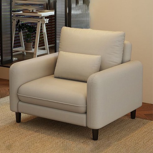 당신의 거실을 변화시킬, 심플하고 편안한 가죽 소파를 지금 만나보세요!