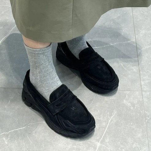 뉴발란스 1906L 스웨이드 페니 로퍼 리치 오크 블랙 U1906LNT