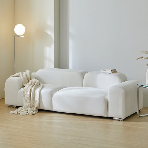 고급스러운 비정형 디자인과 합리적인 가격의 3인용 거실 소파