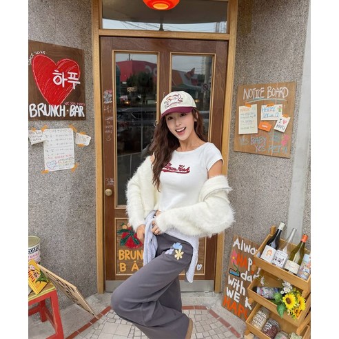 에즈이프 캘리 ASIF CALIE FLOWER APPLIQUE BOOTCUT PANTS CHARCOAL