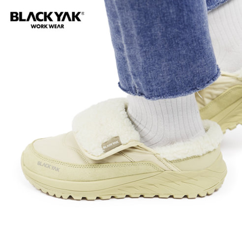 따뜻함과 스타일을 모두 잡는 블랙야크 방한 털신, 올겨울 당신의 발을 책임집니다!