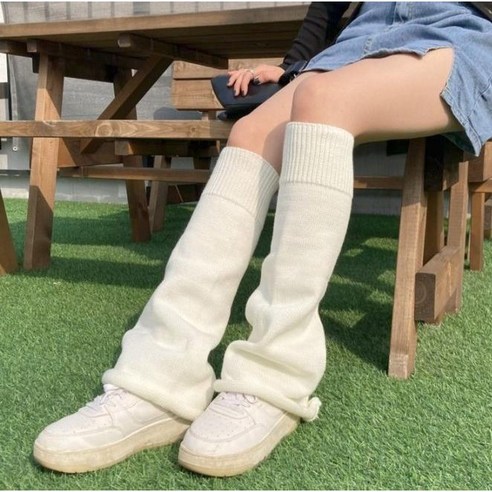 [베스트/인기] 더문풀문 휘뚤마뚤 오버핏 루즈핏 롱레그워머 하이틴 Y2K 발토시 발워머 보온 교복 힙 핫 / 하이틴레그워머