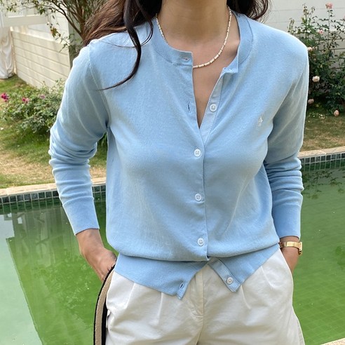 폴로 랄프 로렌 피마 코튼 스카이블루 카디건: 겨울 스타일을 완성하는 완벽한 선택