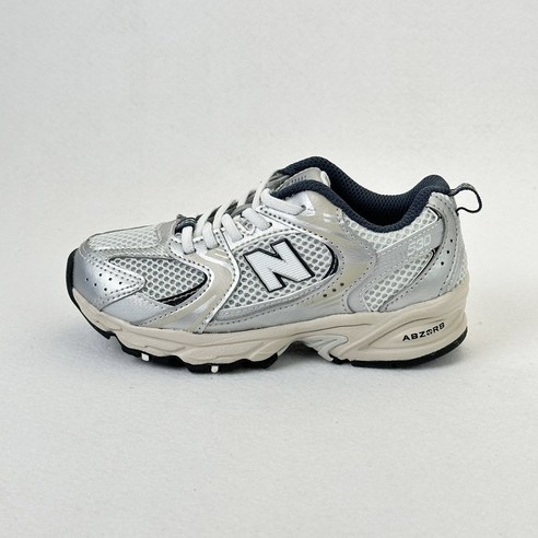 아이 발걸음에 편안함과 스타일을 더하는 뉴발란스키즈530 스틸그레이