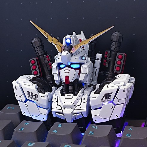 유니콘 건담 키캡으로 지루한 타이핑에 개성을 더하세요