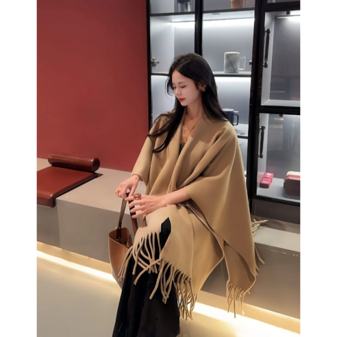 쌀쌀한 바람 불 때, 뭘 걸쳐야 할지 고민이신가요? 숄머플러