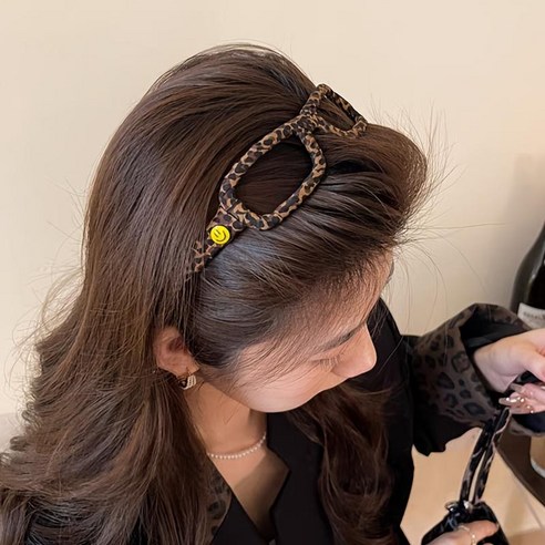 엉킨 머리 스트레스 끝, 레오파드 헤어밴드로 완성하는 나만의 스타일