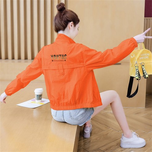 변덕스러운 날씨에도 끄떡없는 가벼움과 스타일